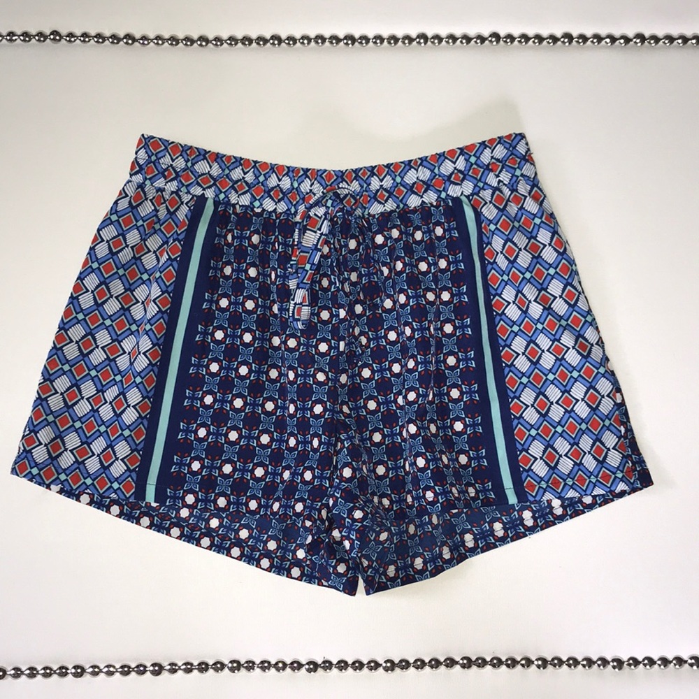 cute flowy patterned shorts!